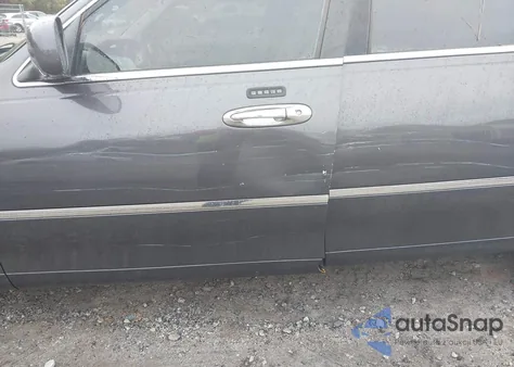 2000 Lincoln Town Car Signature z USA, uszkodzony, nr VIN 1LNHM82WXYY799995